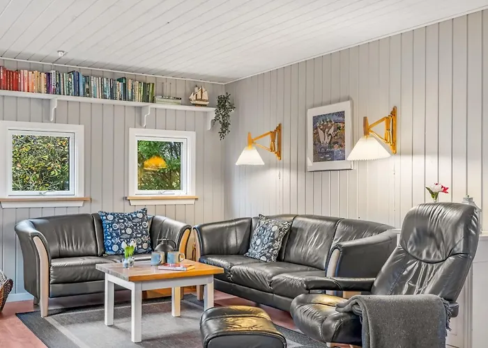 Holiday home Hughlek - From The Sea By Interhome Hals