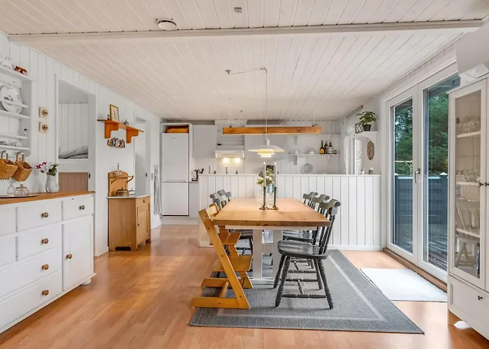 Holiday home Hughlek - From The Sea By Interhome